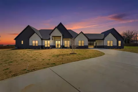 5833 Grey Wolf Ct, Fort Worth, TX 76140