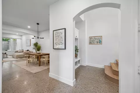 5104 Vandelia St, Dallas, TX 75235