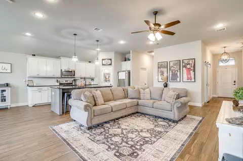 210 Harp Ave, Godley, TX 76044