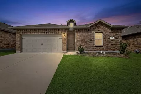 8425 Wildwest Dr, Fort Worth, TX 76131