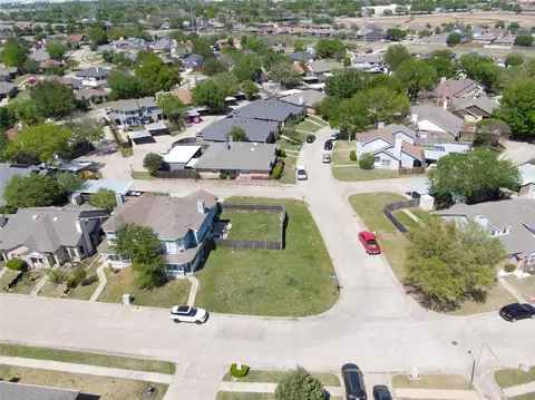 851 Valleybrooke Dr, Arlington, TX 76001