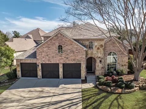 8231 Victoria Ln, Lantana, TX 76226