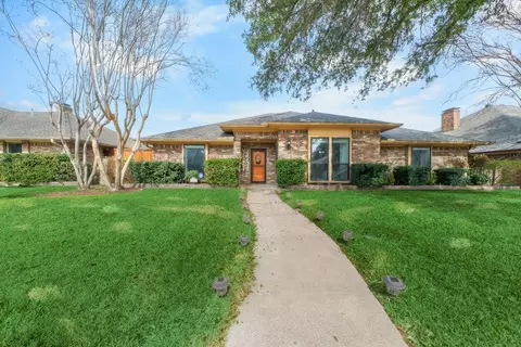 9727 Amberley Dr, Dallas, TX 75243