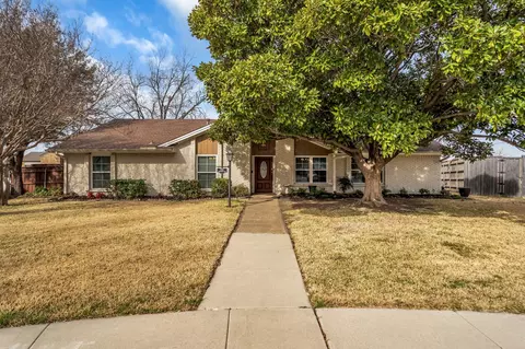 2521 Canterbury Ct, Carrollton, TX 75006