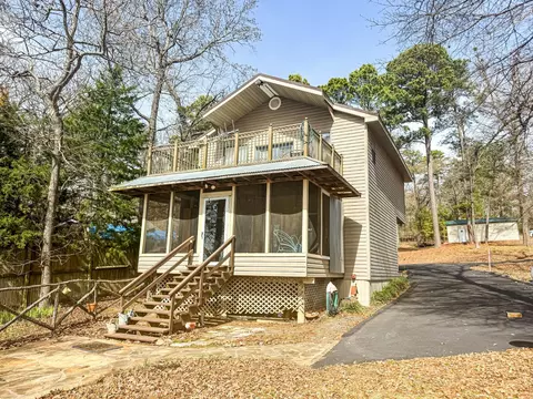 670 Redbud Dr, Avinger, TX 75630