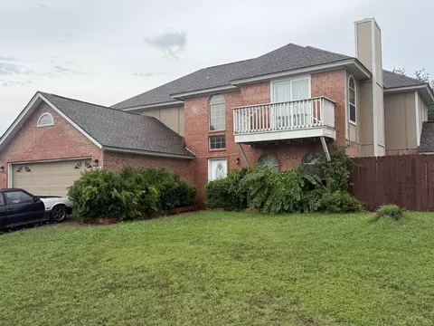 5608 Fairway Cir, Haltom City, TX 76117