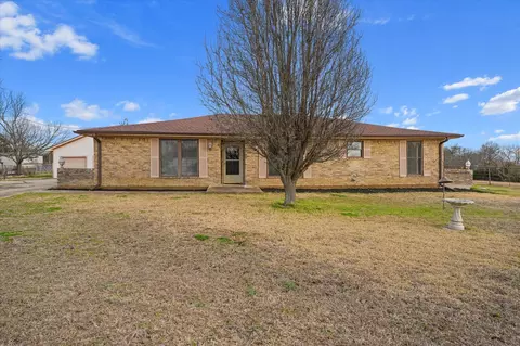 Exterior - 4633 Fm 36 N, Celeste, TX 75423 photo 3 of 8