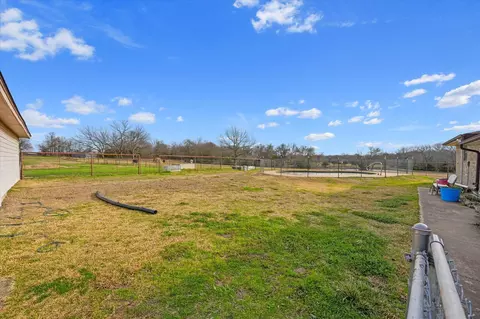 Exterior - 4633 Fm 36 N, Celeste, TX 75423 photo 6 of 8
