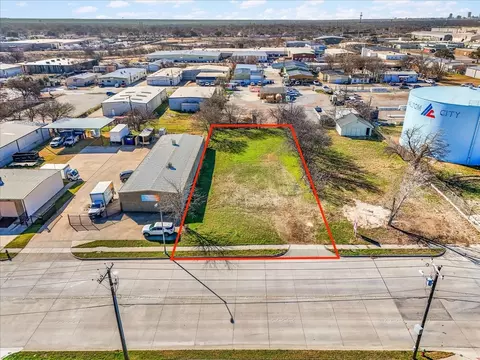 4320 Glenview Dr, Haltom City, TX 76117