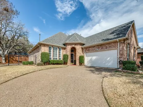 5105 National Ct, Arlington, TX 76017