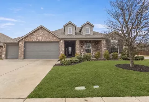 1300 Lawnview Dr, Forney, TX 75126