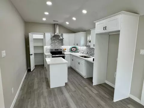 1844 W Houston St, Paris, TX 75460