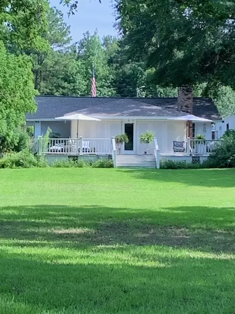 Exterior - 306 Pine St, Heflin, LA 71039 photo 4 of 6