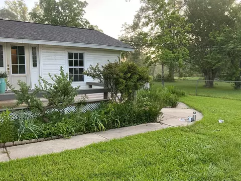 Exterior - 306 Pine St, Heflin, LA 71039 photo 5 of 6