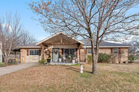 403 Magnolia Ave, Pottsboro, TX 75076