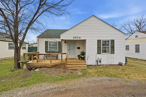 3904 Memorial Dr, Beverly Hills, TX 76711