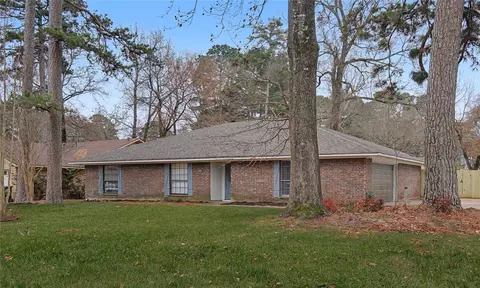 8808 Hollow Bluff Dr, Haughton, LA 71037