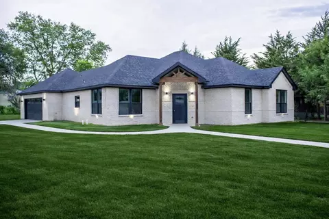 2212 Lakeshore Ln, Glenn Heights, TX 75154