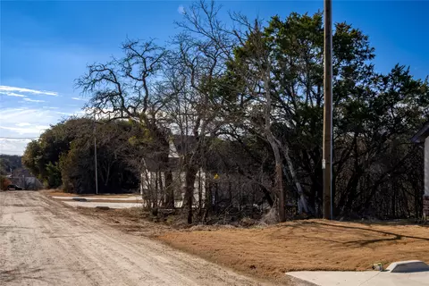 5816 Barkridge Dr, Granbury, TX 76048
