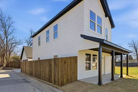 2801 Mount Horum Way, Fort Worth, TX 76105