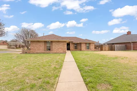551 Sandgate Dr, Burleson, TX 76028