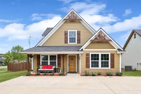 500 W Willow St, Sanger, TX 76266