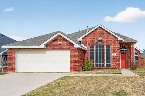 3033 Blue Jay Ln, Midlothian, TX 76065