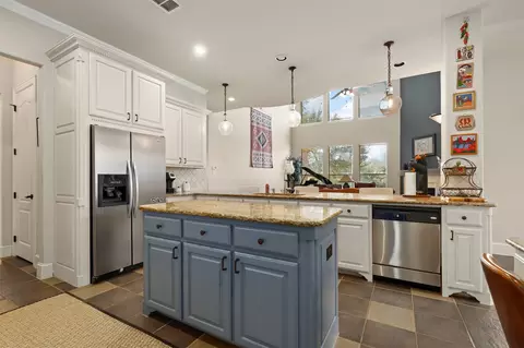 959 Terrace Dr, Lantana, TX 76226