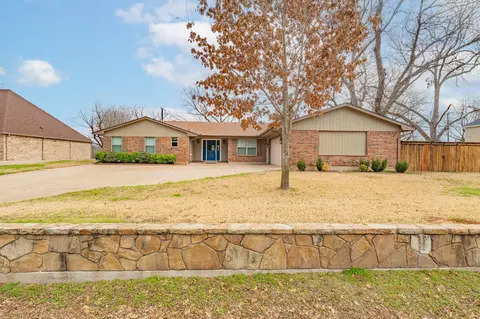 7115 Westover Dr, Granbury, TX 76049
