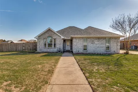 5826 Cynthia Dr, Midlothian, TX 76065