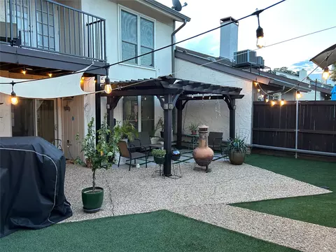 9446 Chimney Corner Ln, Dallas, TX 75243