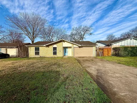 1222 Saturn Dr, Cedar Hill, TX 75104