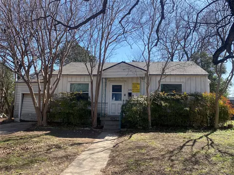 3230 S Llewellyn Ave, Dallas, TX 75224