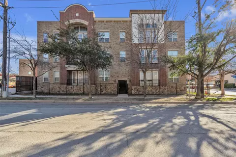 1025 W 10th St #2105, Fort Worth, TX 76102