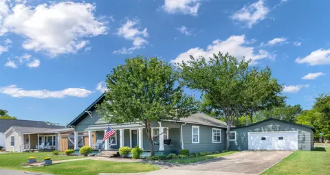 1013 Sherman St, Mckinney, TX 75069
