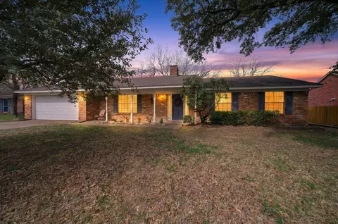 3904 Bandera Dr, Granbury, TX 76049