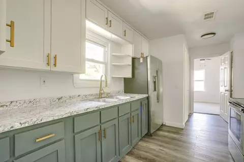 2515 Yeager St, Fort Worth, TX 76112