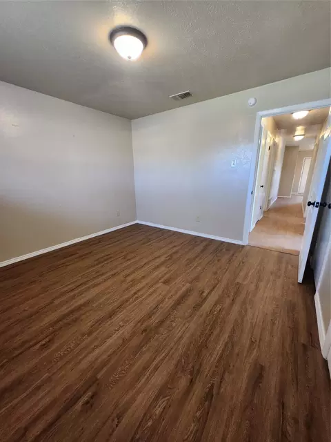 Bedroom - 607 Arbor Ln, Lancaster, TX 75134 photo 1 of 3