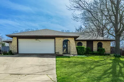 3324 Lookout Dr, Forest Hill, TX 76140