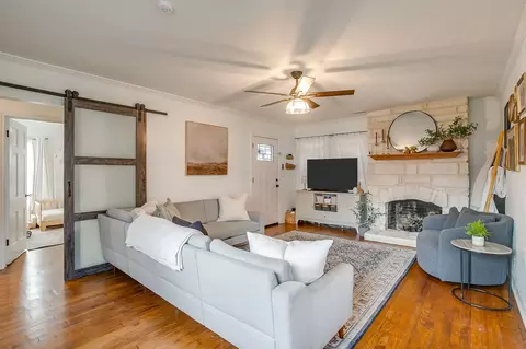 6466 Camp Bowie Blvd, Fort Worth, TX 76116