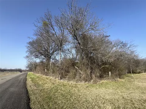 13700 Gholson Rd, Gholson, TX 76705 photo 5