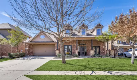 10121 Waverly Ln, Fort Worth, TX 76244