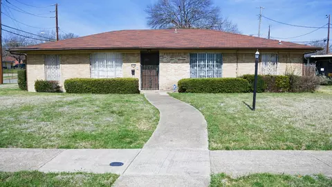 6199 Lazy River Dr, Dallas, TX 75241