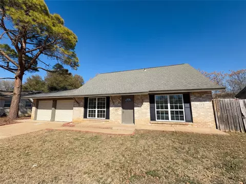 Exterior - 1310 Johns Dr, Euless, TX 76039 photo 3 of 7