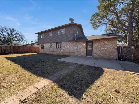 Exterior - 1310 Johns Dr, Euless, TX 76039 photo 7 of 7