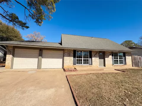 Exterior - 1310 Johns Dr, Euless, TX 76039 photo 4 of 7