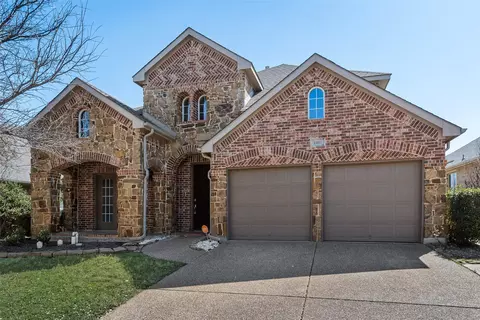 2467 Harbour Dr, Grand Prairie, TX 75054
