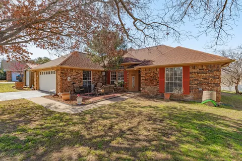 3903 Frisco Cir, Granbury, TX 76048