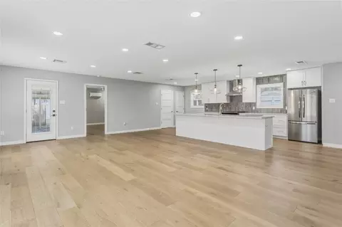 Living - 4600 Cedar Mountain Dr, Waco, TX 76708 photo 3 of 5