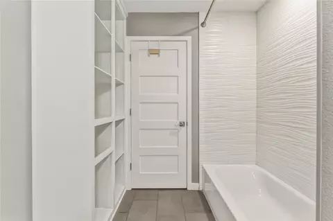 Bath - 4600 Cedar Mountain Dr, Waco, TX 76708 photo 3 of 6